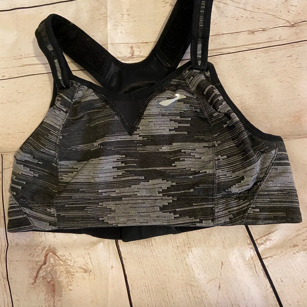 Brooks adjustable strap sports bra 34B
